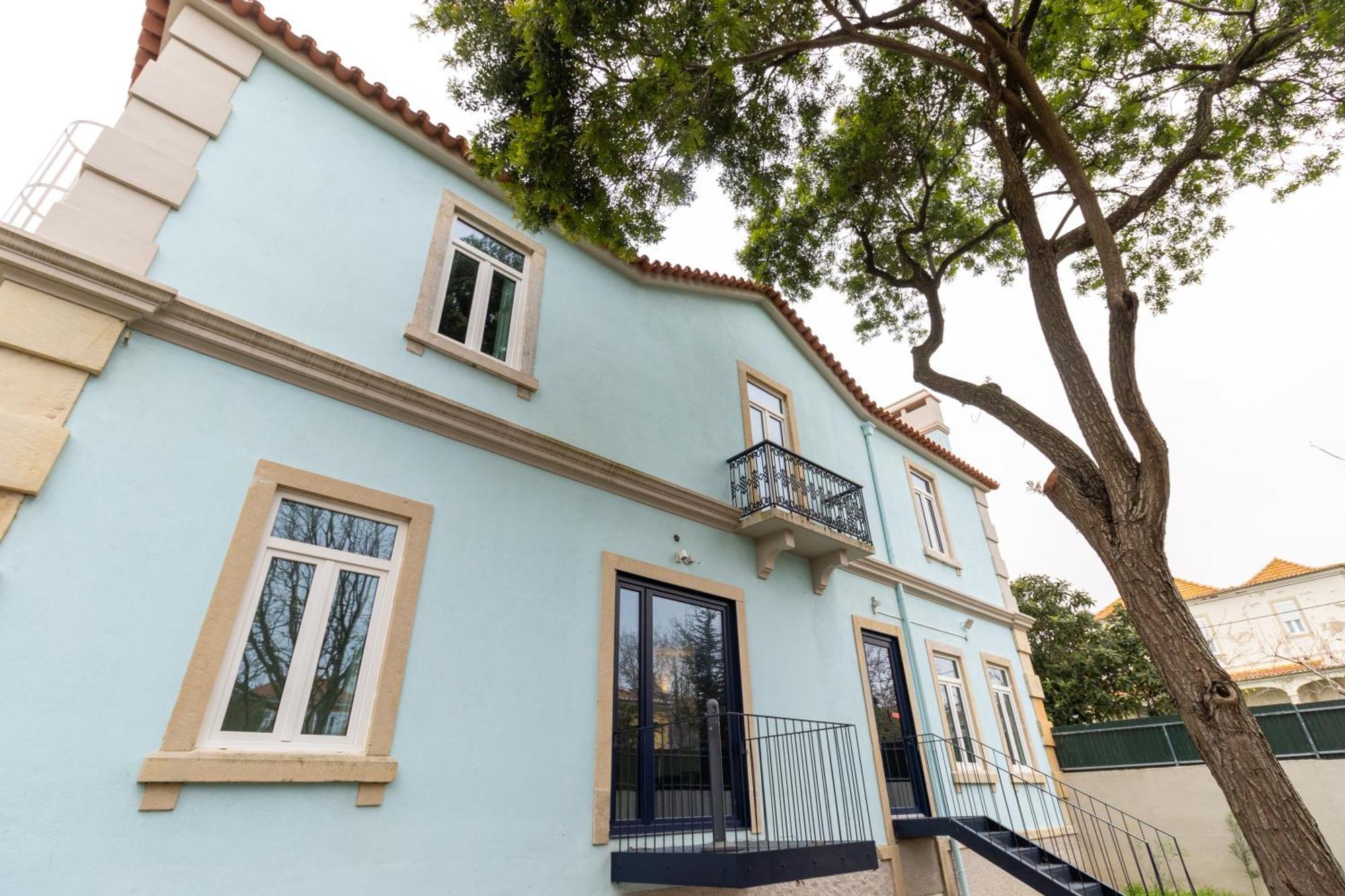 Surf & Sea Suites Parede Exterior photo